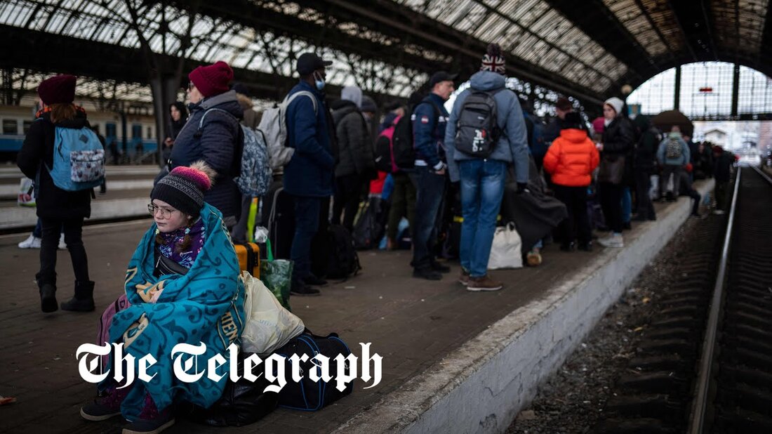 Ukrainekrieg &#8211; Sonderartikel Großbritannien wird mehr als 200.000 ukrainischen Flüchtlingen erlauben, nach Großbritannien zu kommen, hat Boris Johnson angekündigt, als er die humanitäre Route der Regierung verlängerte. Auf einer Reise nach Polen verdoppelte der Premierminister die Zahl der Flüchtlinge, die das Vereinigte Königreich aufnehmen wird, von den 100.000, die weniger als 24 Stunden zuvor von Priti Patel, der Innenministerin, angekündigt worden waren. Es wird davon ausgegangen, dass das Innenministerium das Spektrum der ukrainischen Familienmitglieder erweitern wird, die sich Verwandten im Vereinigten Königreich anschließen können, wenn sie vor der russischen Invasion ihres Heimatlandes fliehen. Es ist derzeit auf die unmittelbare Familie &hellip;