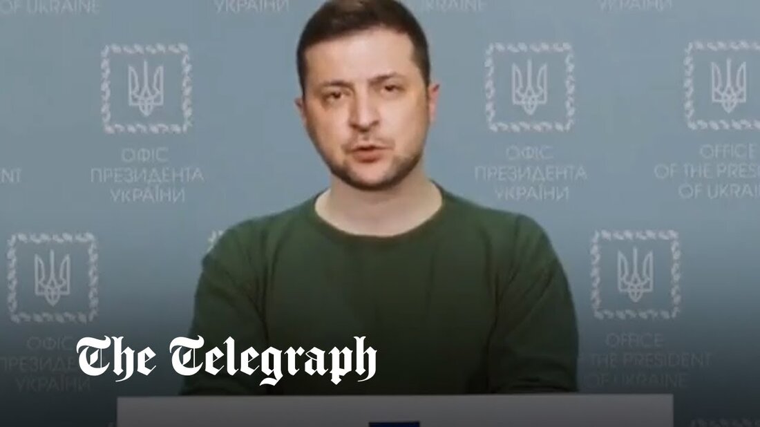 Im Internet kursiert ein „Deepfake“-Video, in dem der ukrainische Präsident sein Volk auffordert, die Waffen niederzulegen. Der Clip zeigt, wie Wolodymyr Selenskyj in einem grünen Sweatshirt auf einem Podium steht. Er scheint zu sagen, dass er beschlossen hat, die östliche Region des Donbass an Russland zurückzugeben, dass seine Armee &#8222;versagt&#8220; hat und dass die Ukrainer sich ergeben sollten, berichtet Sky News. „Es hat sich als nicht so einfach herausgestellt, Präsident zu sein“, sagt er, bevor er abschließt: „Mein Rat an Sie ist, die Waffen niederzulegen und zu Ihren Familien zurückzukehren. Es lohnt sich nicht, in diesem Krieg zu sterben. Mein &hellip;