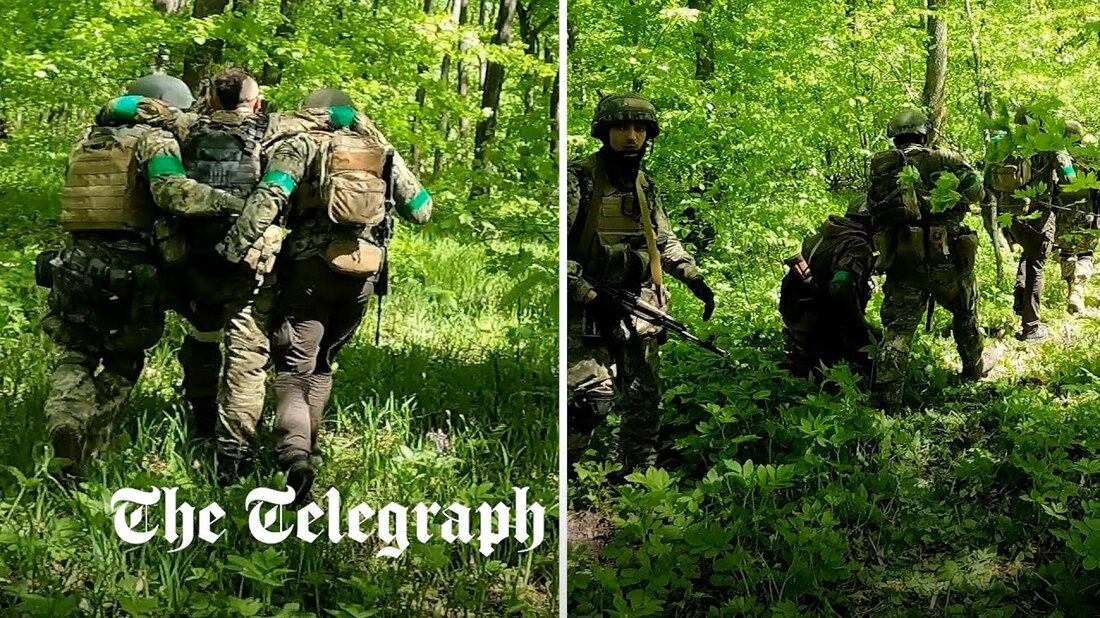 Der Sohn eines konservativen Abgeordneten, der mit ukrainischen Soldaten kämpfte, half dabei, einen Landsmann zu retten, der während eines intensiven Feuergefechts, das mit einer Helmkamera gefilmt wurde, durch eine Landmine verletzt wurde. Man hört Ben Grant schreien: „Wir müssen uns jetzt bewegen oder wir werden sterben!“ als er und Kameraden den ehemaligen Grenadier Guardsman Dean Arthur in einem Waldgebiet nördlich von Charkiw in Sicherheit schleppten. In dem dramatischen Filmmaterial, das The Telegraph erhalten hat, behandeln Mr. Grant und seine Einheit Mr. Arthurs Bein mit einem Tourniquet und einem Verband, bevor sie ihm sagen: „Du musst versuchen zu gehen oder wir &hellip;