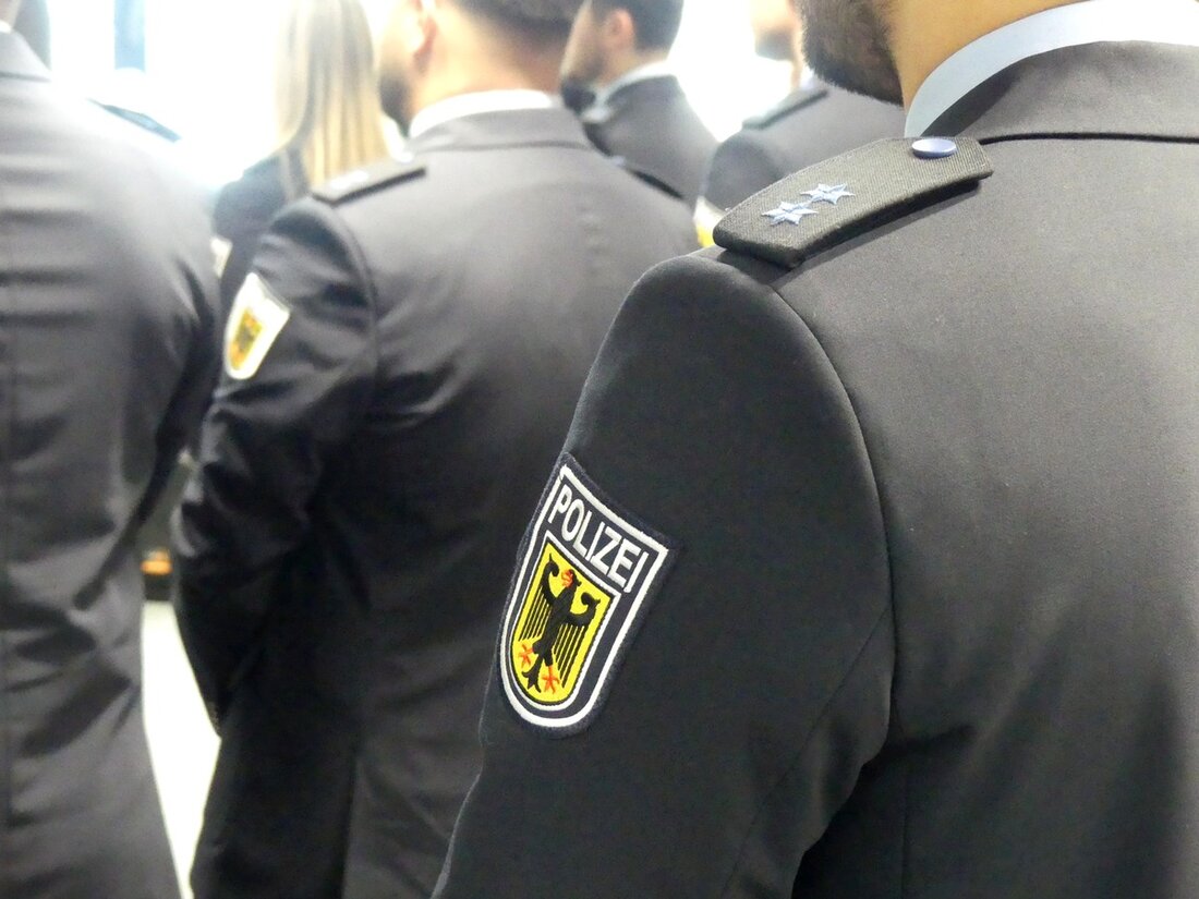 Am 27. Februar 2025 wurden 27 neue Bundespolizisten am Flughafen Düsseldorf vereidigt, um die Sicherheit zu verstärken.