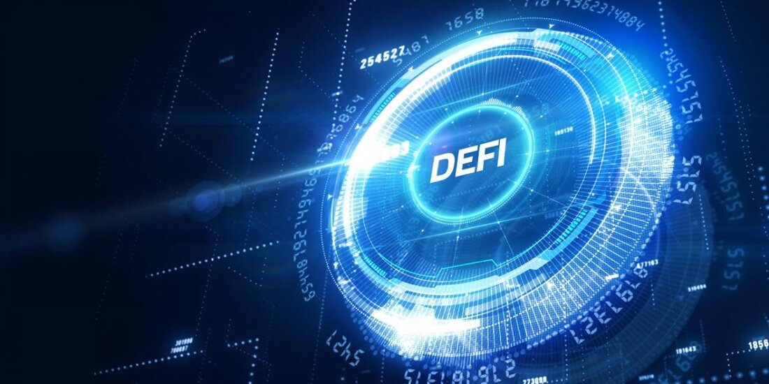 DeFi ist in den letzten Monaten explodiert und hat sich auf Milliarden von Dollar erhöht. In einer neuen Branche gibt es immer wieder Lehren zu ziehen und neue Lösungen entstehen. Die letzten Wochen waren für viele Inhaber von Kryptowährungen eine turbulente Zeit, in der die durchschnittliche Kryptowährung allein im letzten Monat mehr als ein Viertel ihres Wertes verlor. In dieser Zeit hat die große Mehrheit der Händler begonnen, nach Wegen zu suchen, um entweder ihr Portfolio zu schützen oder ihr Vermögen auf weniger riskante Einnahmequellen auszurichten. In diesem Fall erzielen diejenigen mit dem breitesten Wissen über die neuesten DeFi-Plattformen und &hellip;