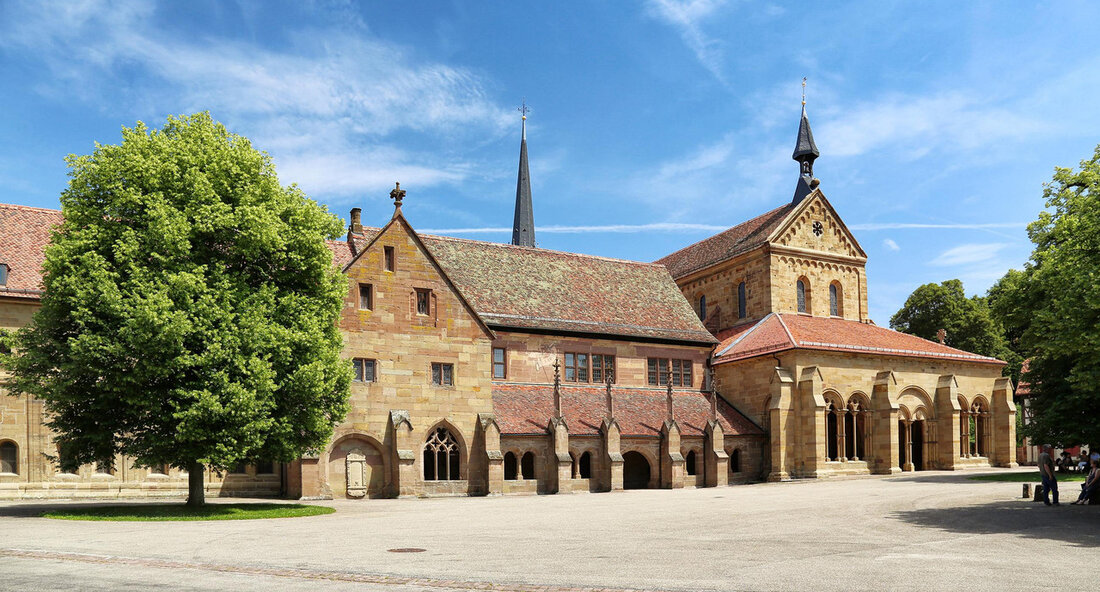30-jähriges Jubiläum des Zisterzienserklosters Maulbronn als UNESCO-Weltkulturerbe Am 11. Dezember 1993 wurde das Zisterzienserkloster Maulbronn als erste von sechs Welterbestätten in Baden-Württemberg in die Welterbeliste der UNESCO aufgenommen. Anlässlich des 30-jährigen Jubiläums fand ein Festakt in der Klosterkirche statt, bei dem Finanzminister Dr. Danyal Bayaz die Bedeutung des Klosters für den kulturellen Reichtum des Landes betonte. Das Kloster Maulbronn gilt als die am vollständigsten erhaltene Klosteranlage des Mittelalters nördlich der Alpen. Finanzminister Dr. Danyal Bayaz lobte die Rolle des Klosters als Innovationslabor im Mittelalter und als Ort, an dem gesellschaftlicher Aufstieg durch Bildung möglich war. Er bezeichnete Maulbronn als historischen …
