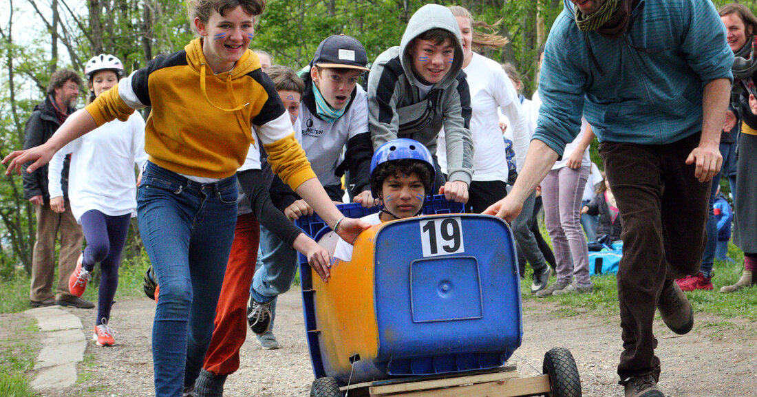 Feiern Sie mit uns das 30-jährige Jubiläum des „Prix de Tacot“ am 25.08.24: Kreative Seifenkistenrennen und ein buntes Programm!