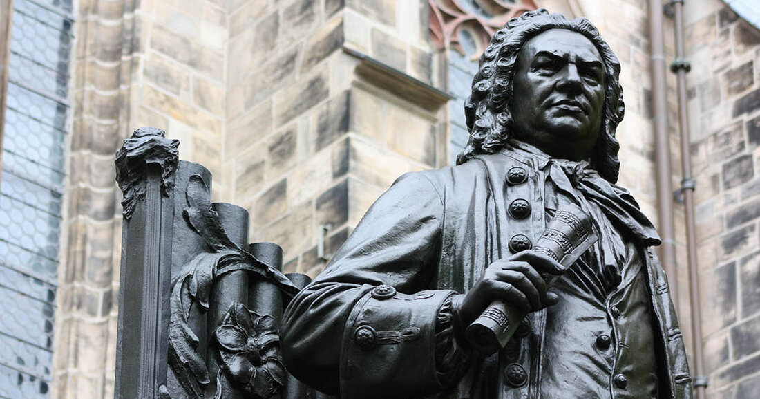 300 Jahre Bach in Leipzig 2023 jährt sich der Amtsantritt von Johann Sebastian Bach als Thomaskantor zum 300. Mal. 1723 trat Bach seinen Dienst in Leipzig an. 27 Jahre wirkte er für die Stadt und erlebte hier seine produktivste Zeit. In seinen Amtskirchen führte er insgesamt 63 eigene Kantaten auf und komponierte davon 38 neu. Die Stadt Leipzig feiert das ganze Jahr über &#8222;Bach 300&#8220;. © Ellie Nator &#8211; stock.adobe.com Eröffnet wurde das Festjahr bereits am 9. Februar 2023 in der Landesvertretung des Freistaats beim Bund, wo die Veranstalter Bach-Archiv, Stadtgeschichtliches Museum, Thomanerchor sowie die Bach-Kirchen St. Thomas und St. &hellip;
