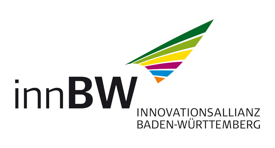 Wirtschaftsministerium fördert neun Infrastrukturprojekte zur klimaneutralen Forschung in Baden-Württemberg Das Wirtschaftsministerium Baden-Württemberg hat im Rahmen des Sonderinvestitionsprogramms „Klimaneutrale wirtschaftsnahe Forschung“ neun Infrastrukturprojekte an den Instituten der Innovationsallianz Baden-Württemberg (InnBW) mit insgesamt rund 3,2 Millionen Euro gefördert. Die Ministerin für Wirtschaft, Arbeit und Tourismus, Dr. Nicole Hoffmeister-Kraut, betonte die Bedeutung dieser Förderung für die Innovationsfähigkeit der Unternehmen im Land und für den Klimaschutz. Die geförderten Projekte haben zum Ziel, den Einsatz von Energie und anderen Ressourcen im Rahmen der Forschungsarbeit zu reduzieren und damit einen positiven Beitrag zum Klimaschutz zu leisten. Insbesondere sollen energieintensive Forschungsinfrastrukturen wie Reinräume, Labore und Forschungsgeräte nachhaltig, …
