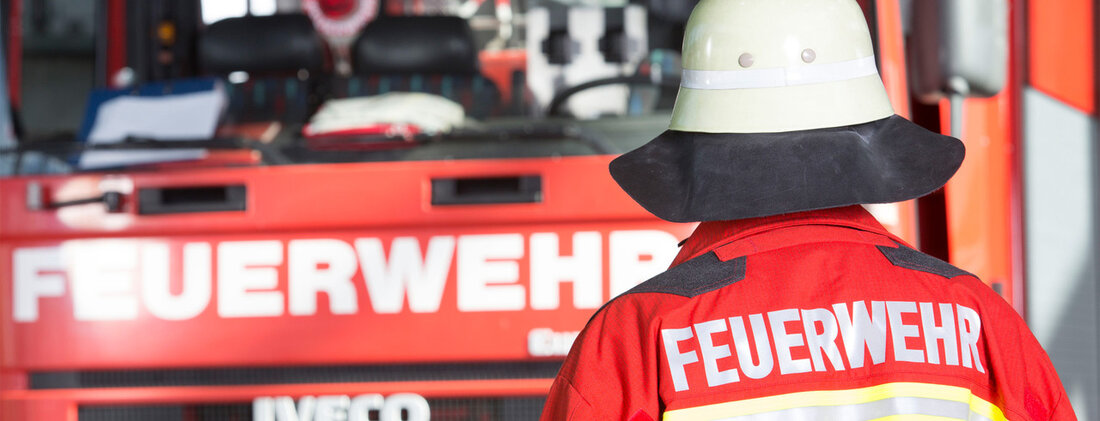 The number of young people in Baden-Württemberg’s fire departments has increased by 13.5% in the last five years, with over 35,000 young people attending community fire departments for training and camaraderie. In honor of Firefighters‘ Day, Interior Minister Thomas Strobl praised the contributions of the state’s more than 110,000 volunteer firefighters and the critical role they play in bolstering public safety. He also spoke of the success and importance of the state’s strong volunteer fire department structure, which is vital for managing crises with the many available volunteers, particularly during the pandemic. The state actively supports the development of local …