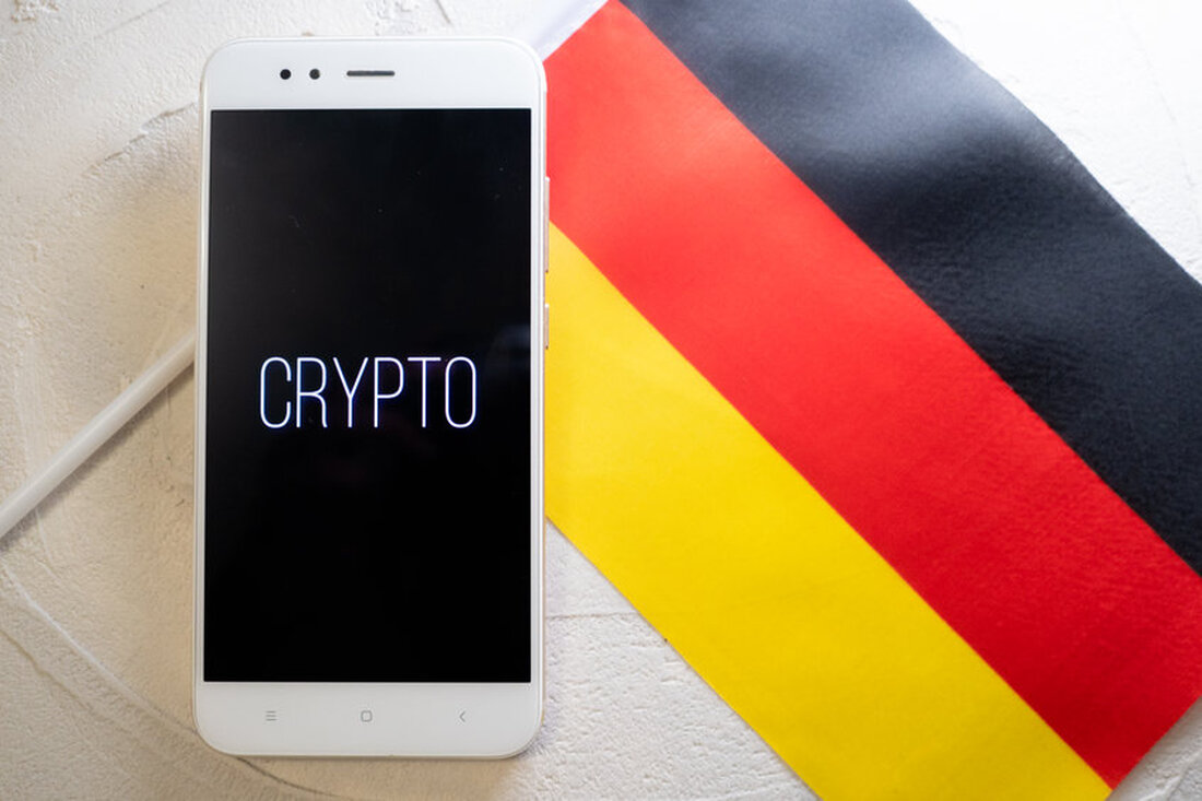 Am 24. März veröffentlichte die Kryptowährungsbörse KuCoin einen betrogenen Bericht „Into The Cryptoverse 2022 Germany Report“, der zeigte, dass mindestens 44 % der Deutschen daran interessiert sind, in Krypto zu investieren, da sie Teil der Zukunft des Finanzwesens sein wollen. Der Bericht untersuchte im Wesentlichen die Akzeptanzrate von Kryptowährungen in Deutschland und wie sich die lokale Bevölkerung in die dezentralisierte Industrie einmischte. Der Bericht gab entscheidende Einblicke, wie sich die Annahme klarer Regeln für Kryptowährungen im Jahr 2013 durch Deutschland auf die Akzeptanzraten von Kryptowährungen im Land ausgewirkt hatte. Deutschland war das erste Land, das Bitcoin als „Werteinheit“ anerkannte und …
