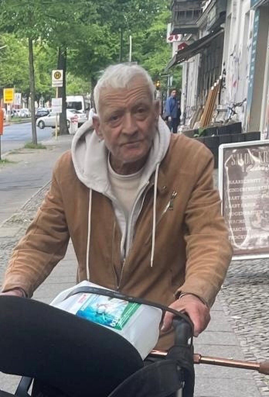 Die Polizei Berlin sucht nach dem vermissten 85-jährigen Domenico Lisanti. Hinweise zur Suche sind herzlich willkommen.