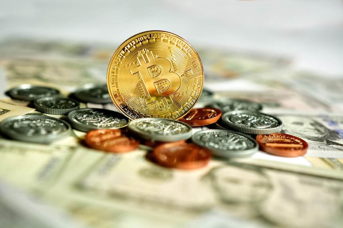 Der Bitcoin-Preis stieg auf fast 64.000 US-Dollar, als die Aktien-Futures stiegen. Der Aufwärtstrend kam, nachdem US-Inflationsdaten zeigten, dass die Verbraucherpreise im April weniger stark gestiegen sind als erwartet. Algotech, ein neues Krypto-Handelsprojekt, zog weiterhin Investoren an, da sein Vorverkauf 4,8 Millionen US-Dollar überstieg. Als die Aktien-Futures am Mittwoch stiegen, stieg der Bitcoin-Preis um mehr als 2 % und durchbrach die Marke von 63.700 $. Der Anstieg der Benchmark-Kryptowährung auf 64.000 US-Dollar führte dazu, dass Altcoins grün wurden. Inmitten der Gewinne für Alts wie Ethereum, Toncoin und Avalanche, neues Kryptoprojekt Algotech im Vorverkauf angeschwollen. Bitcoin steigt stark an, da der Verbraucherpreisindex …
