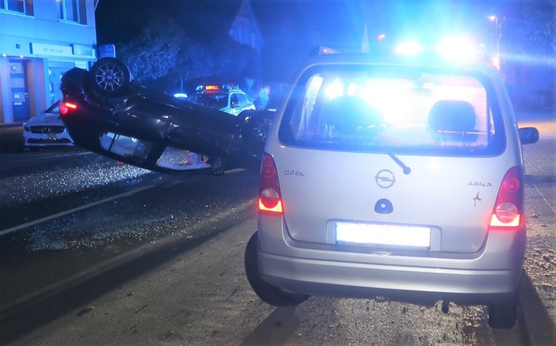 In Delmenhorst überschlug sich ein Pkw bei einem alkoholbedingten Unfall. Eine 29-jährige Frau kam ins Krankenhaus, Gesamtschaden: 9.000 Euro.