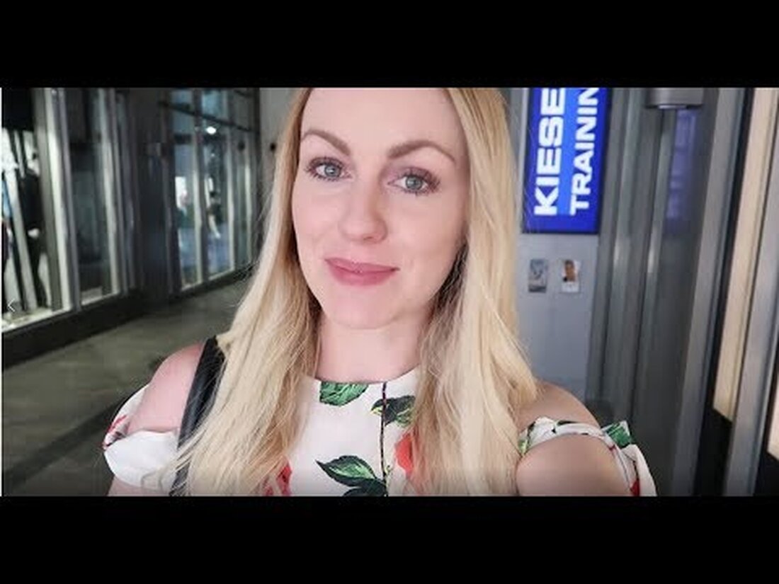 Die Bloggerin Anabelle studiert Deutsch an der Universität Leipzig und nimmt Sie im Video mit auf eine Tour durch ihre Lieblingsstadt. Sie finden Anabelle online hier: YouTube: https://www.youtube.com/stehlblüten Blog: http://stehlblueten.de Instagram: https://www.instagram.com/stehlblueten Facebook: https: // www. facebook.com/stehlblueten Twitter: https://twitter.com/stehlblueten. Youtube-Link