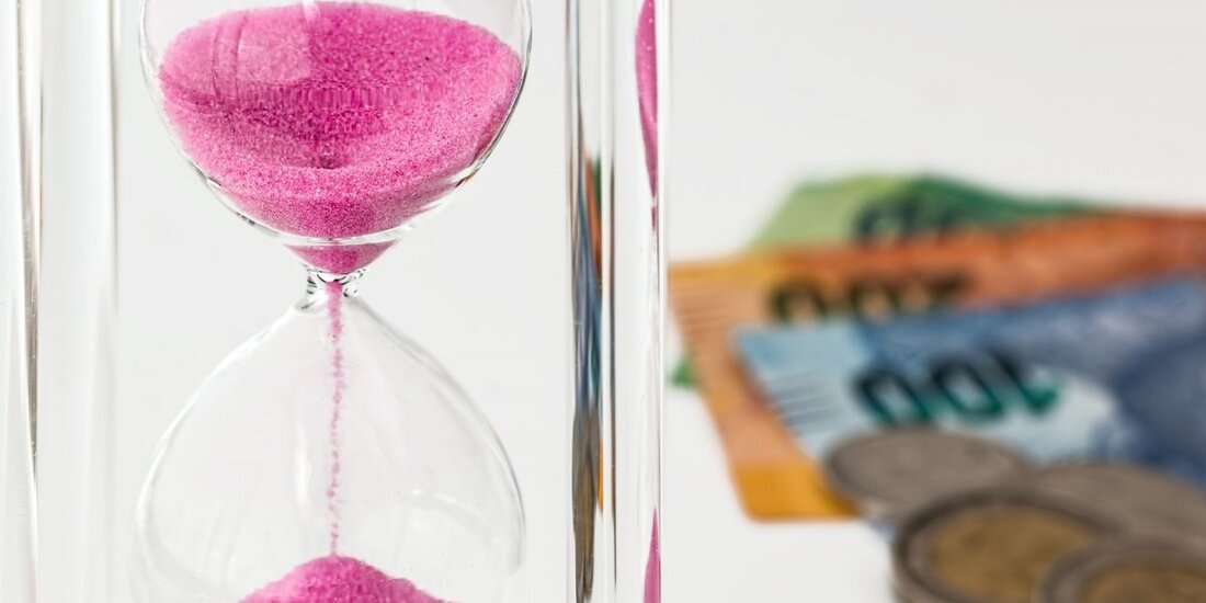 Andreessen Horowitz hat 2,2 Milliarden Dollar gesammelt, um in Krypto zu investieren, in den, der als der größte Krypto-Fonds aller Zeiten beschrieben wurde, auch wenn die Märkte bärisch aussehen. Das Unternehmen hat auch neue Mitarbeiter eingestellt, darunter William Hinman, ein ehemaliger SEC-Manager, der dafür bekannt ist, dass BTC und ETH keine Wertpapiere seien. Einer der bekanntesten und erfolgreichsten Investoren des Silicon Valley hat 2,2 Milliarden US-Dollar gesammelt, um in Kryptowährungen zu investieren. Andreessen Horowitz kündigte kürzlich den Fonds an, der als der größte Krypto-Fonds aller Zeiten identifiziert wird. Dies ist der dritte Fonds des Unternehmens und kommt zu einer Zeit, …