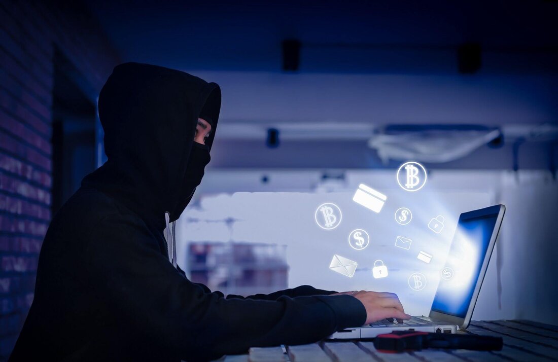 Aufgrund einer Schwachstelle in Smart Contracts verlor Dough Finance bei einem Blitzkreditangriff 1,8 Millionen US-Dollar. Angreifer nutzten nicht validierte Anrufdaten, um USDC zu stehlen, bevor sie die Vermögenswerte in 608 ETH umwandelten. Benutzer werden aufgefordert, Geld abzuheben, um ihre Geldbörsen zu sichern. Dough Finance ist Opfer eines massiven Angriffs auf Schnellkredite geworden, was zu einem erschütternden Verlust digitaler Vermögenswerte im Wert von etwa 1,8 Millionen US-Dollar geführt hat. Der Angriff, bei dem Schwachstellen im Smart Contract des Protokolls ausgenutzt wurden, verdeutlicht die anhaltenden Sicherheitsherausforderungen im Bereich der Kryptowährungen und insbesondere im DeFi-Bereich. Was ist beim Dough Finance-Angriff passiert? Der Angriff, …