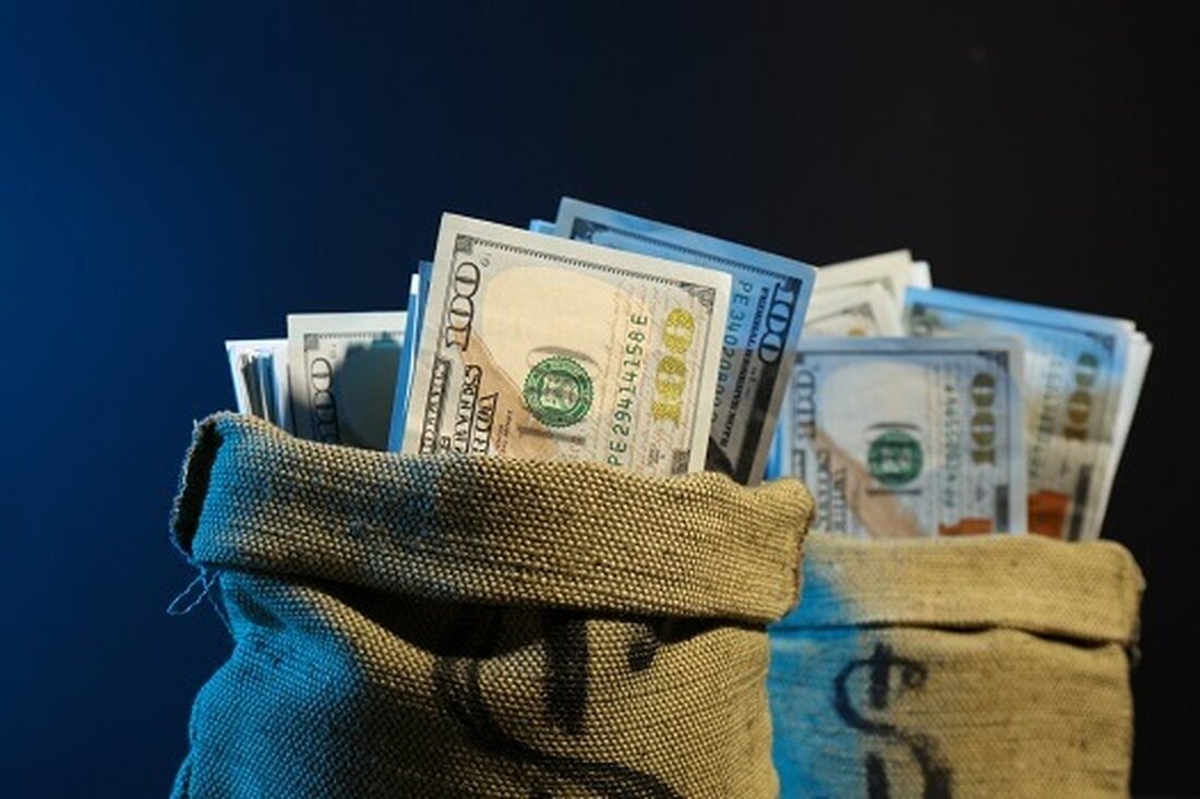 Arbitrum startet einen Trailblazer AI Grant in Höhe von 1 Mio. USD, um KI-Innovationen in der Kette zu unterstützen. Für in Arbitrum integrierte KI-Projekte stehen Zuschüsse von bis zu 10.000 US-Dollar zur Verfügung. Das Programm fördert die Kreativität durch Mentoring und Zugang zur Arbitrum-Community. Die Arbitrum Foundation hat das Trailblazer AI Grant-Programm in Höhe von 1 Million US-Dollar vorgestellt, das Innovationen vorantreiben und Entwickler bei der Entwicklung hochmoderner Agenten für künstliche Intelligenz (KI) und On-Chain-KI-Produkten im Arbitrum-Netzwerk unterstützen soll. Damit Initiativemöchte Arbitrum seine Position als bevorzugte Plattform für KI-Entwickler weiter festigen und bietet niedrige Gebühren, hohen Durchsatz und geringe Latenz …