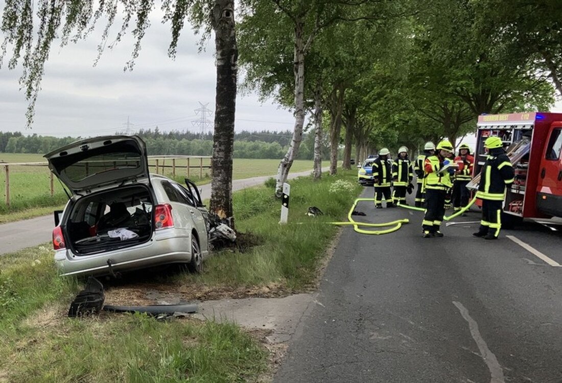 In Ahlerstedt wurde ein Audi RS3 im Wert von 33.000 Euro gestohlen, während eine 50-jährige Autofahrerin in Bargstedt schwer verunglückte.