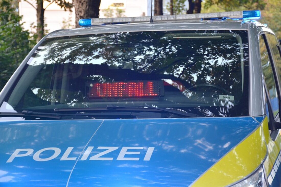 In Ratingen ereignete sich am 10. März 2025 ein Auffahrunfall mit zwei leicht verletzten Frauen und erheblichem Sachschaden.
