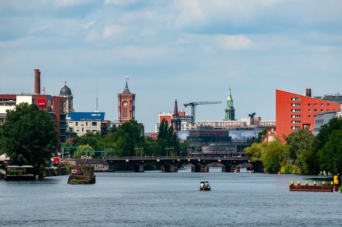 Am 6. Juni 2024 wird der Autor Thorsten Nagelschmidt im Rahmen von „Berlin liest ein Buch“ in der Bezirkszentralbibliothek Mark Twain in Berlin aus seinem Roman „Arbeit“ vorlesen. Das Buch gilt als der „erste große Berlin-Roman des 21. Jh.“ und erzählt von Menschen, die in der Berliner Nacht arbeiten. Die Lesung wird von Wlada Kolosowa moderiert, einer Schriftstellerin und Journalistin, deren Buch „Der Hausmann“ bereits für „Berlin liest ein Buch“ ausgewählt wurde. Die Lesung findet im Rahmen einer Aktionswoche statt, die vom 26. Mai bis 9. Juni 2024 dauert. In „Arbeit“ werden verschiedene Berufe und ihre Bedeutung in der nächtlichen …