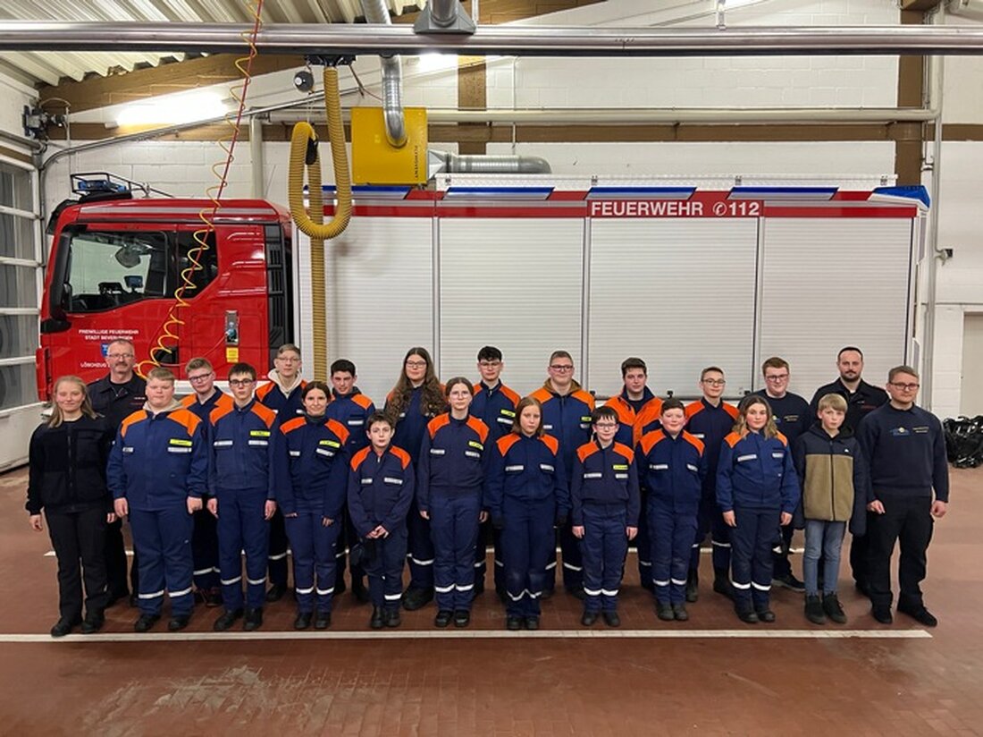 Die Jugendfeuerwehr Beverungen blickt auf ein erfolgreiches Jahr voller Herausforderungen und feierlichem Abschied von Jugendwart Mario Bönning zurück.
