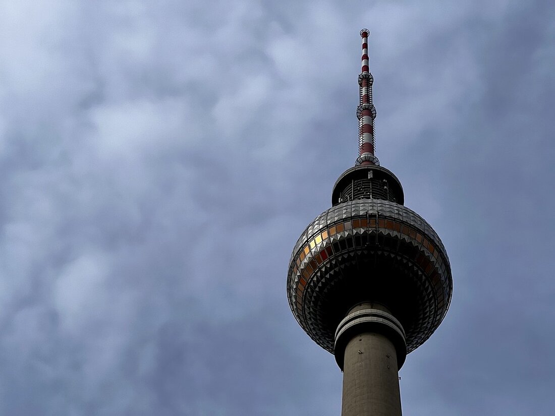 US-Präsident Biden ist zu einem Kurzbesuch in Berlin eingetroffen, um mit Steinmeier und Scholz über aktuelle Krisen zu sprechen.