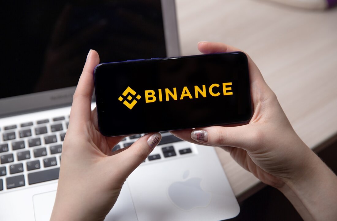 Durch die intuitiven APIs von Bifinity werden Unternehmen bereit für Kryptos. Binance hat auch Euro- und Pfund-Banküberweisungen über SEPA und FTP vollständig zurückgebracht. Binance, die weltweit größte Kryptowährungsbörse, ebnet zunehmend den Weg zur Einführung von Krypto durch neue Benutzer. Die Kryptobörse heute angekündigt die Einführung seines nativen Fiat-to-Crypto-Zahlungsanbieters. Bifinity genannt, sagte Binance in einer Pressemitteilung veröffentlicht heute, dass die neue Tech-Pay-Firma ermöglichen würde „Mainstream- und Krypto-Händler, um ihre Geschäfte zu skalieren„, bereit für Krypto zu werden. Bifinity würde ihnen intuitive Anwendungsprogrammierschnittstellen (APIs) zur Verfügung stellen, um ihnen zu ermöglichen, Zahlungen in Krypto einfach zu akzeptieren. Binance fügte hinzu, dass Bifinity …