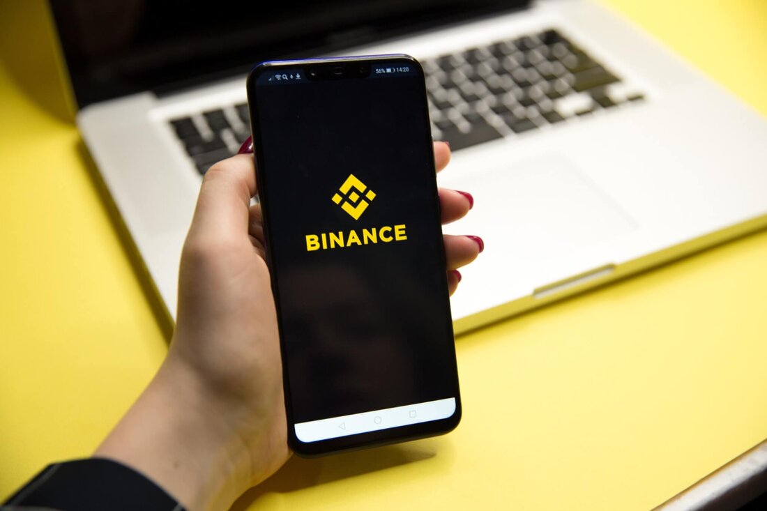 Die SEC verklagte Binance am Montag wegen Verstoßes gegen Wertpapiergesetze. Hier ist, was Binance in seiner Antwort an die Regulierungsbehörde sagte. Coinbase Global schloss mit einem Minus von 10 % gegenüber der heutigen Entwicklung. Binance steht am Montag im Fokus, nachdem die US-amerikanische Börsenaufsicht SEC (Securities and Exchange Commission) die weltweit führende Krypto-Börse verklagt hat. Hier ist, was Binance in seiner Antwort an die SEC sagte In ihrer Klage hat die Regulierungsbehörde beschuldigt Binance sowie sein CEO Changpeng Zhao wegen Nichteinhaltung der US-Wertpapiergesetze. Die CFTC hatte zuvor auch solche Anklagen gegen das Kryptounternehmen erhoben. Die SEC behauptete außerdem, dass Binance …
