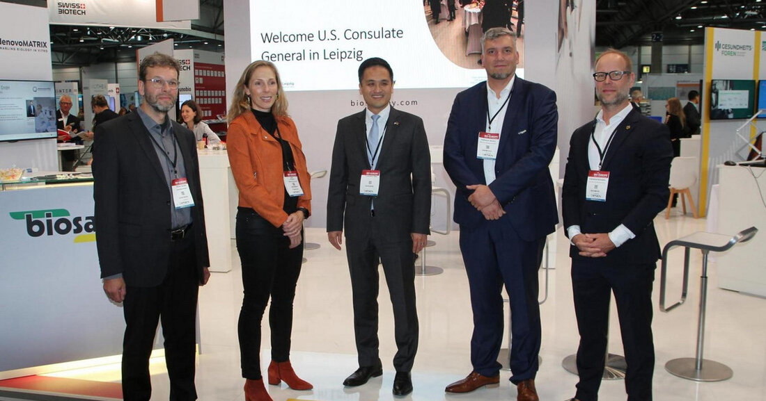 Bio-Europe 2022 – die größte europäische Biotech-Konferenz zu Gast in Leipzig Die Stadt Leipzig und der Branchenverband biosaxony e. V. fungierten als Gastgeber für eine der größten Life Science-Partneringveranstaltungen Europas, welche vom 24. bis 26. Oktober 2022 in Leipzig stattfand. Die Bio-Europe 2022 verzeichnete dabei eine Rekordzahl: an der Messe nahmen mehr als 5.000 Besucher aus 66 Ländern an den Partnering-Meetings, Workshops, Panels und Unternehmenspräsentationen teil. Vom 2. bis 4. November 2022 bestand für alle Teilnehmer, neben den 25.000 Partnering-Terminen während der Messe, die Möglichkeit des virtuellen Partnerings. © biosaxony e. V./ Philipp Kirschner Der Freistaat Sachsen und die Stadt &hellip;