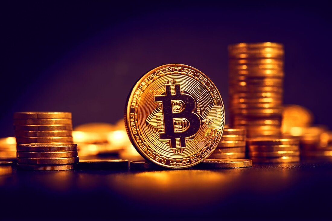 BlackRock plant, in der Schweiz einen Bitcoin -ETP zu starten. Dieser Schritt folgt dem Erfolg von BlackRocks US Bitcoin ETF. Der Bitcoin ETP könnte die Krypto -Einführung mit den MICA -Vorschriften der EU steigern. BlackRock Inc., der weltweit größte Vermögensverwalter, bereitet sich darauf vor, ein Bitcoin-Exchange-Produkt (ETP) in Europa zu starten und einen weiteren bedeutenden Schritt bei der Expansion des Unternehmens in den Kryptowährungsmarkt zu markieren. Das neue ETP -Produkt soll in der Schweiz registriert sein. Dieser Schritt folgt dem durchschlagenden Erfolg von BlackRocks $ 58 Milliarden US Bitcoin ETF. Der Erfolg von Blackrocks US -Bitcoin -ETF, der Anfang Februar …
