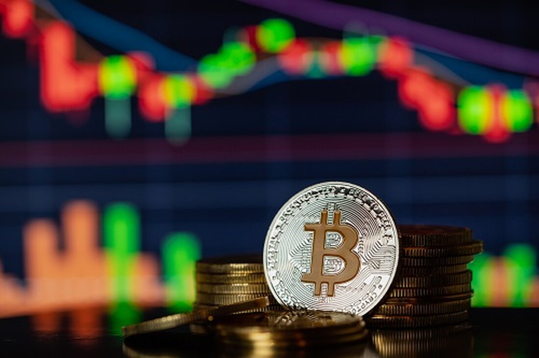 Die zentralen Thesen Bitcoin könnte bald auf ein neues Allzeithoch zusteuern, da es zum ersten Mal seit Dezember 2021 die 52.000-Dollar-Marke durchbrochen hat. Die Halbierung von Bitcoin ist nur noch 66 Tage entfernt und der Markt könnte Anlegern zahlreiche Möglichkeiten bieten. Bitcoin erreicht zum ersten Mal seit mehr als zwei Jahren die 52.000-Dollar-Marke Bitcoin, die nach Marktkapitalisierung weltweit führende Kryptowährung, verzeichnet bisher einen positiven Monat. Letzte Woche stieg er um mehr als 10 % und erreichte zum ersten Mal seit Dezember 2021 die 52.000-Dollar-Marke. Nach dieser Rallye ist Bitcoin nur noch 17.000 US-Dollar von seinem Allzeithoch von 69.000 US-Dollar im …