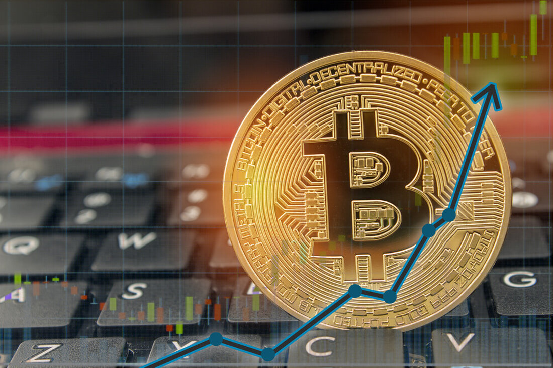 Wichtige Erkenntnisse Bitcoin wird über 100.000 US-Dollar gehandelt und könnte in den kommenden Tagen noch weiter steigen. Die vorbörsliche Auktion von iDEGEN erreicht offiziell 4 Millionen US-Dollar, da immer mehr Investoren hinzukommen. Bitcoin erobert die 100.000-Dollar-Marke zurück Der Kryptowährungsmarkt begann die Woche schlecht, wobei Bitcoin am Montag auf die 93.000-Dollar-Marke fiel. Allerdings stieg Bitcoin am Mittwoch um über 3 % und erreichte wieder die 100.000-Dollar-Marke. Zum Zeitpunkt der Drucklegung war die Bitcoin-Preis liegt bei 100.877 US-Dollar und könnte in den kommenden Tagen noch weiter steigen. Marktanalysten erwarten nächste Woche eine Zinssenkung der Fed, die einen weiteren Aufwärtstrend für Bitcoin auslösen …