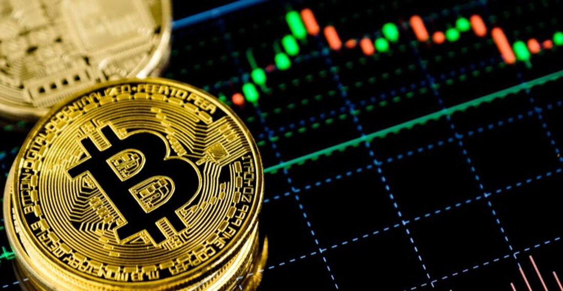 Bitcoin ist auf 98.370 US-Dollar gestiegen, der höchste Preis aller Zeiten, da die Bullen 100.000 US-Dollar anpeilen. Die Flaggschiff-Kryptowährung ist seit der Wiederwahl von Donald Trump am 5. November gestiegen Der Marsch von Bitcoin in Richtung 100.000 US-Dollar setzte sich am Donnerstag fort, als das Benchmark-Krypto-Asset zum ersten Mal überhaupt die Marke von 98.000 US-Dollar durchbrach. Nachdem BTC früher am Tag 97.000 US-Dollar erreicht hatte, zeigte es keine Gnade gegenüber den Bären, als sein Preis auf Coinbase auf ein Rekordhoch von 98.370 US-Dollar stürmte. Zum Zeitpunkt des Verfassens dieses Artikels wurde die Kryptowährung innerhalb von 24 Stunden um 5,5 % …