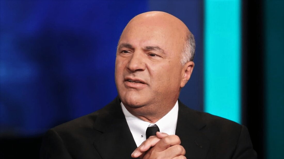 Kevin O’Leary, Moderator von Shark Tank, ist zuversichtlich, dass der Bitcoin-Preis niemals auf Null fallen wird Die TV-Persönlichkeit und Unternehmerin hat in Gold, Bitcoin und mehrere andere Altcoins investiert An einem Montag Interview Mit Michelle Makori von Kitco behauptete die TV-Persönlichkeit Kevin O’Leary, dass der Preis von Bitcoin niemals Null erreichen wird. Der kanadische Geschäftsmann verteidigte seine Meinung und argumentierte, dass das jetzt 13 Jahre alte Krypto-Asset seinen Platz im Finanzraum als Wertaufbewahrungsmittel gesichert habe. O’Leary verglich Bitcoin in dieser Hinsicht mit Gold und fügte hinzu, dass er einen gleichen Anteil seines Portfolios in beide Vermögenswerte investiert habe. „Bitcoin wird …