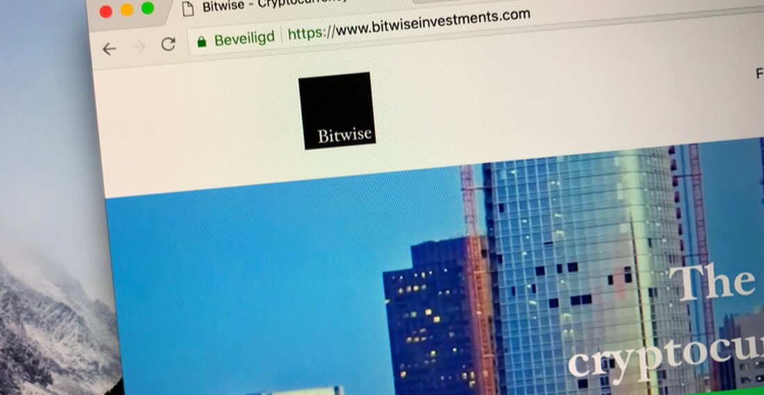 SEC genehmigt Spot-Bitcoin-ETFs: Ein historischer Moment für die Mainstream-Kryptointegration. Bitwise und VanEck spenden 10 % der ETF-Gewinne für die Bitcoin-Entwicklung: Philanthropie trifft auf Finanzen. Meme Moguls entwickelt sich zum weltweit ersten Meme-gestützten Aktienmarkt mit dem Ziel eines 100-fachen Wachstums. Nach der vorläufigen Genehmigung von Bitocin durch die US-Börsenaufsicht SEC (Securities and Exchanges Commission) hat Bitwise, ein großer Vermögensverwalter, seine Absicht erklärt, 10 % der Gewinne aus seinem kürzlich genehmigten Bitcoin-ETF BITB für die Entwicklung von Bitcoins Open-Source-Lösung zu spenden Ökosystem. Dieser philanthropische Schritt folgt einem ähnlichen Engagement von VanEck und fügt der Schnittstelle zwischen traditionellem Finanzwesen und Kryptowährung eine neue …