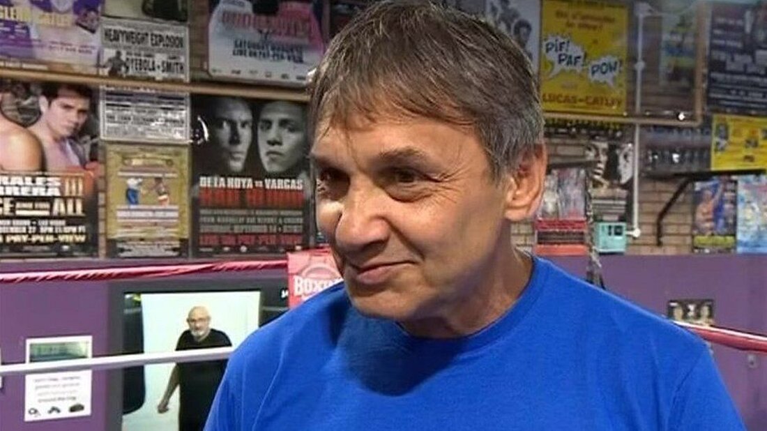 Ein Boxtrainer, der britische und Weltmeister trainiert hat, hilft nun einem talentierten jungen Ukrainer, seinen Traum von einer Karriere in diesem Sport zu verwirklichen. Nach Ausbruch des Krieges in der Ukraine kam Vladimir mit seiner Familie nach Bristol. Nachdem er eine Kirche in der Stadt besucht hatte, wurde er ermutigt, dem Bristol Boxing Club beizutreten, und Trainer Chris Sanigar bietet seine Dienste jetzt kostenlos an. „Es bedeutet mir sehr viel, weil ich aus einer großen Boxfamilie komme“, sagte Vladimir. Herr Sanigar war in seiner Jugend ein regionaler Boxmeister und eröffnete 1989 den Bristol Boxing Club. Der Club ist auch die …