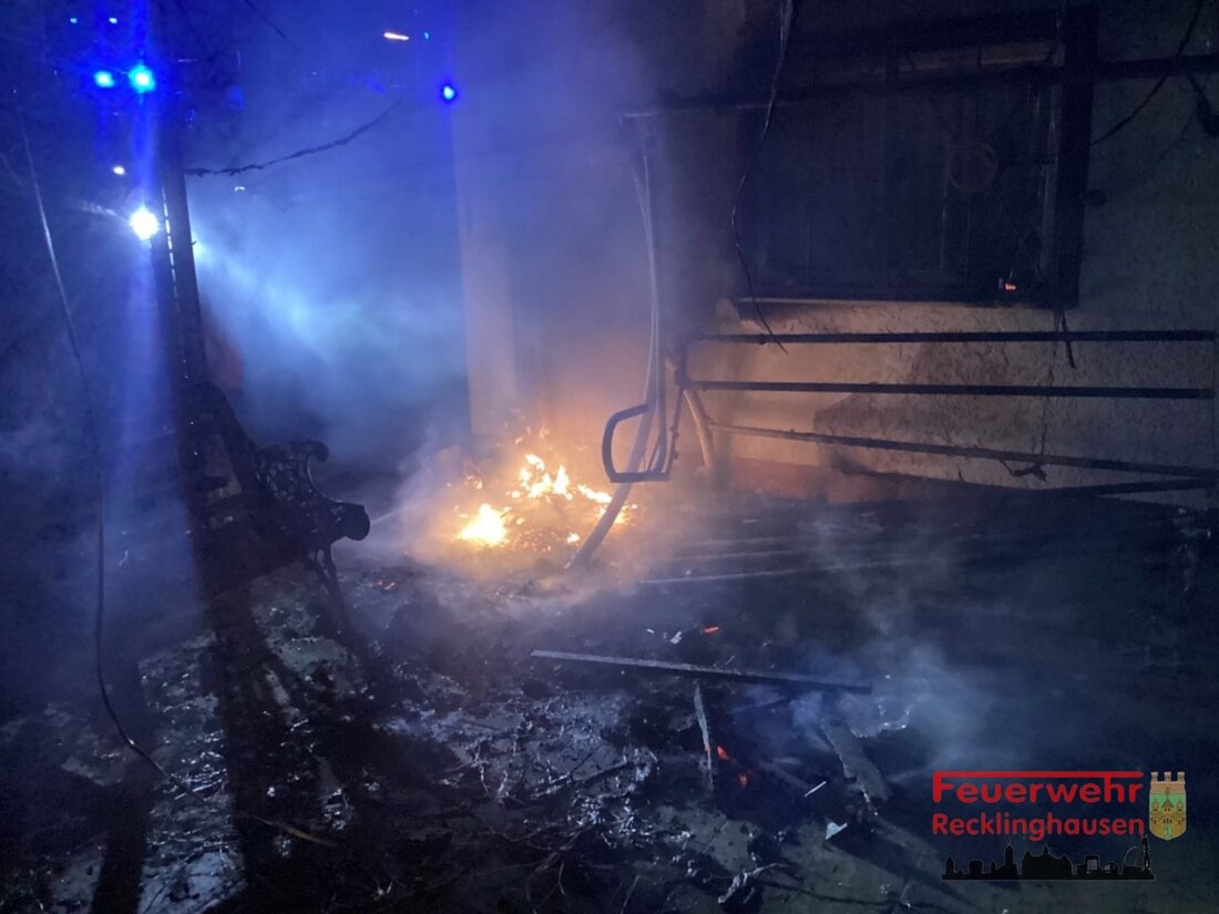 Die Feuerwehr Recklinghausen reagierte schnell auf zwei Brände in Hochlarmark. Glücklicherweise gab es keine Verletzten.