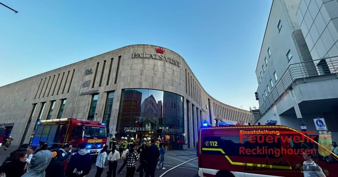 Am 03. April 2025 brach im Palais Vest in Recklinghausen ein Brand aus. Glücklicherweise gab es keine Verletzten. Feuerwehr und Polizei ermitteln.