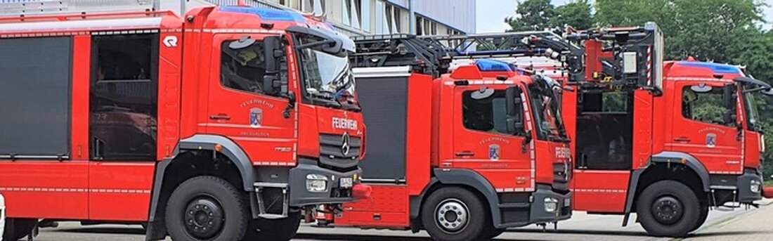 Am Freitagabend brach ein Brand in einer leerstehenden Lagerhalle in Oberhausen-Borbeck aus. Feuerwehr verhinderte Schlimmeres.