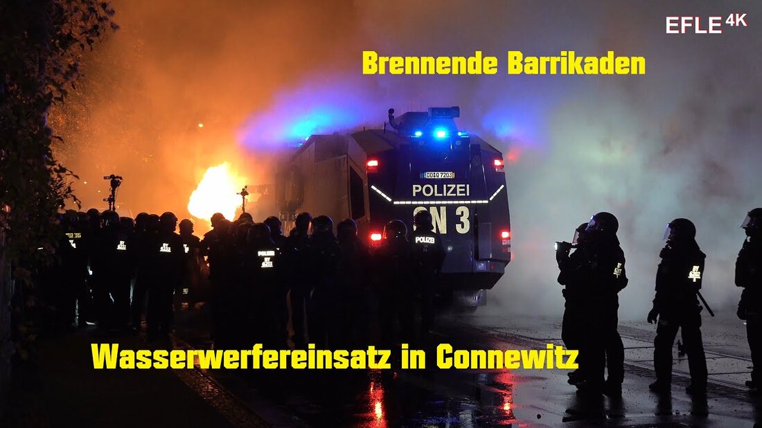 Eine weitere unruhige Nacht in Leipzig-Connewitz. Chaots haben ihre eigene Nachbarschaft wieder in Brand gesteckt. Diesmal wurden Wasserwerfer und Spezialfahrzeuge eingesetzt, um die brennenden Straßenbarrikaden aus dem Weg zu räumen. Kamera: Sony FDR-AX700 Besuchen Sie auch Facebook: https://www.facebook.com/ Einsatzfahrten.leipzig / Und auf Instagram: https://www.instagram.com/ Einsatzfahrten_leipzig / Die weitere Veröffentlichung meiner Videos ist nur möglich in unverändertem Zustand in Form von Teilen, Verknüpfung oder Einbettung erlaubt! Leipzig-Connewitz, Wolfgang-Heinze-Straße: 7. November 2020. Youtube-Link
