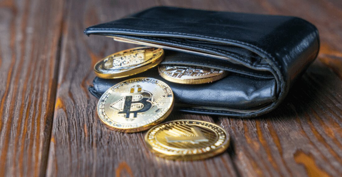 Valora, das bereits über 200.000 Benutzer hat, wird nun ein separates Unternehmen mit Jackie Bona von cLabs als CEO Mobiles Blockchain-Ökosystem Celo angekündigt gestern hatte die Wallet Valora aus Celo in einer Finanzierungsrunde der Serie A 20 Millionen US-Dollar gesammelt, an der bekannte Geldgeber wie Polychain Capital, Andreessen Horowitz und SV Angel teilnahmen. Valora wird nun als separates Unternehmen operieren und der ehemalige Leiter des Bereichs Consumer Growth von cLabs, Jackie Bona, wird als CEO von Valora fungieren. a16z General Partner, Arianna Simpson, kommentierte: „Valora geht viele der Reibungspunkte an, die die breitere Einführung von Krypto und DeFi . behindert …