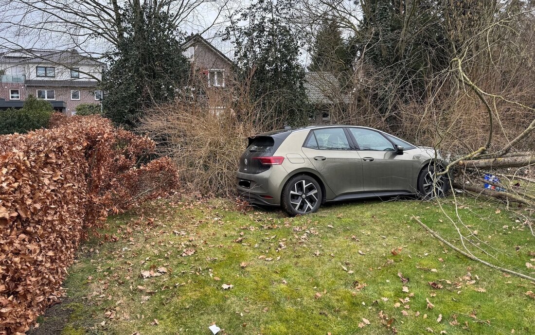 Am 24.02.2025 verursachte eine 67-Jährige in Bad Zwischenahn einen Unfall, indem sie Gaspedal und Bremspedal verwechselte.