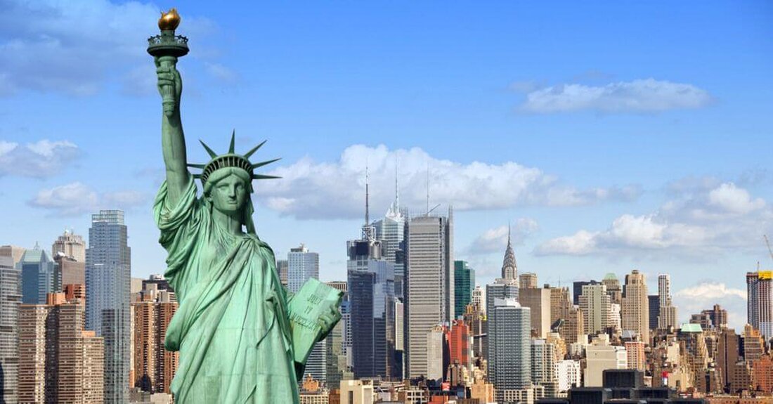 Coinbase wird am 14. April 2025 den Handel mit Floki, Turbo und Giga in New York einstellen. Die Entscheidung löste eine Debatte über Zugänglichkeit und regulatorische Herausforderungen für Memecoins aus. Die Preise für Floki und Giga sind gesunken, während der Turbo -Münzpreis einen bescheidenen Anstieg verzeichnet hat. Coinbase Inc., ein führender US -Kryptowährungsbörse, hat angekündigt, dass der Handel mit drei Trendmemecoins – Floki Inu (FLOKI), Turbo Coin (Turbo) und Gigachad (Giga) – ab dem 14. April 202 in New York suspendiert werden wird. Wir überwachen regelmäßig die Vermögenswerte an unserem Austausch, um sicherzustellen, dass sie unsere Listungsstandards entsprechen. Basierend auf …