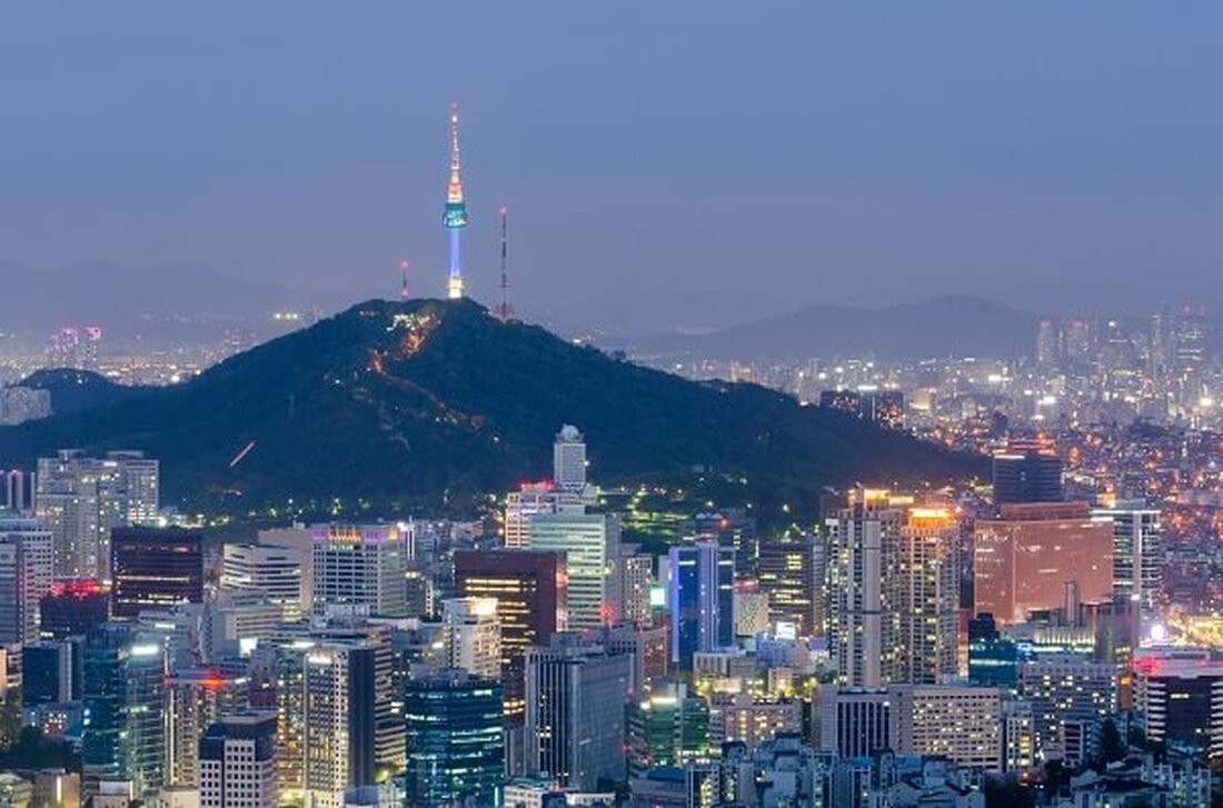 Crypto.com verschiebt den Beitritt Südkoreas. Das Unternehmen hatte OK-BIT und PnLink zur Einhaltung gesetzlicher Vorschriften erworben. Trotz des vorübergehenden Stopps ist das Unternehmen weiterhin bestrebt, die Herausforderungen zu meistern, um schließlich in das Land einzudringen. Crypto.com hat beschlossen, seine Pläne zum Eintritt in den südkoreanischen Markt vorübergehend einzustellen. Der Schritt erfolgt, da das Unternehmen in einem der dynamischsten Kryptowährungszentren der Welt mit regulatorischen Herausforderungen konfrontiert ist. Trotz Übernahmen steht Crypto.com vor regulatorischen Hürden Anfang dieses Monats gab Crypto.com seine Pläne bekannt, in den südkoreanischen Markt einzusteigen, um südkoreanischen Kunden Zugang zu einer breiten Palette von Kryptowährungen und exklusiven nicht fungiblen …