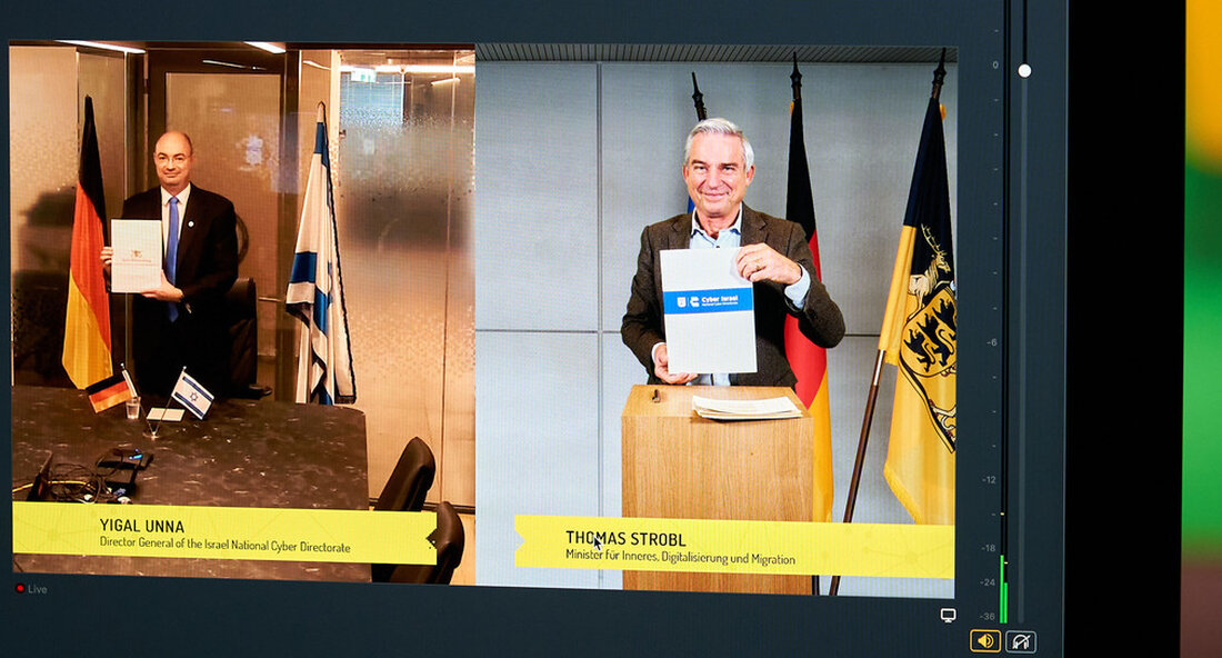 Das 3. CyberSecurityForum fand am 10. Februar 2021 mit Experten aus den Bereichen Cybersicherheit und Innovation statt. Während der Veranstaltung unterzeichneten Minister Thomas Strobl und Yigal Unna, Leiter der israelischen Nationalen Cyber-Direktion, eine Kooperationsvereinbarung. Beide Länder wollen bei der Cybersicherheit noch enger zusammenarbeiten. „Die Koronapandemie hat der Digitalisierung einen enormen Schub verliehen. Immer mehr Lebens- und Arbeitsbereiche verlagern sich in die virtuelle Welt. Dies hilft bei der Bewältigung der Pandemie, birgt aber auch das Risiko, sich selbst anfälliger zu machen. Deshalb müssen wir Innovationen schützen und selbst innovativ bleiben, um mit Cyberkriminellen Schritt zu halten oder ihnen voraus zu sein …