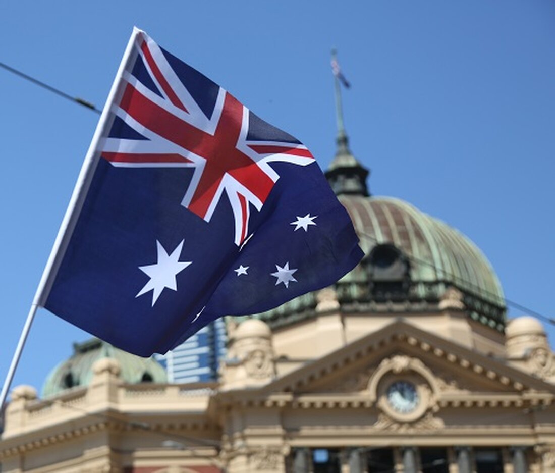 Das australische Finanzamt fordert zur Einhaltung der Steuervorschriften Daten von 1,2 Millionen Krypto-Nutzern. Kryptowährungen werden in Australien als steuerpflichtige Vermögenswerte eingestuft und es fällt Kapitalertragssteuer an. Das weltweite Vorgehen gegen Krypto-Steuerhinterziehung hat an Dynamik gewonnen, insbesondere in Kanada, der Türkei und den USA In einem Schritt zur Durchsetzung der Steuerkonformität auf dem aufkeimenden Kryptomarkt fordert das Australian Taxation Office (ATO) Berichten zufolge Daten von bis zu 1,2 Millionen Nutzern von Kryptowährungsbörsen. Die Initiative, detailliert in a Bekanntmachung von Reuters gesehenunterstreicht die Bemühungen der ATO, Personen zu identifizieren, die möglicherweise ihre Steuerpflichten im Zusammenhang mit dem Kryptohandel vernachlässigt haben. ATO geht …