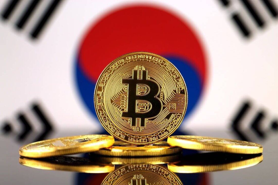 In Südkorea stieg das Krypto-Handelsvolumen aufgrund der Kriegsrechtsanordnung des Präsidenten innerhalb von 24 Stunden auf 34 Milliarden US-Dollar. Die Unruhen und das politische Chaos lösten eine Panik unter Krypto-Händlern aus und trieben das 24-Stunden-Volumen auf Rekordhöhen. Südkoreas kurze Kriegsrechtsanordnung führte dazu, dass das Krypto-Handelsvolumen im Land am 3. Dezember mit über 34 Milliarden US-Dollar, die innerhalb von 24 Stunden gehandelt wurden, den höchsten Stand aller Zeiten erreichte. Präsident Yoon Suk-yeol erklärt Am Dienstag wurde inmitten einer Welle von Unruhen eine Ausgangssperre verhängt, die Händler verschreckte, als das Kriegsrecht in Kraft trat. Dies führte dazu, dass die führenden Kryptowährungsbörsen des Landes …