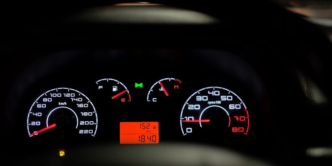 Daymak Spiritus wird das erste Elektrofahrzeug, das Krypto abbaut. Die Vorbestellung der Fahrzeuge mit Zahlungen in Kryptos beginnt. Daymak Inc, ein Pionier bei persönlichen leichten Elektrofahrzeugen, hat angekündigt dass sein EV namens Spiritus 2023 auf den Markt kommt. Auch die Vorbestellungszahlungen in Kryptos werden akzeptiert. Die Vorbestellungszahlung kann in Bitcoin, Ethereum, Dogecoin und Cardano erfolgen. Bis jetzt hat Spiritus 350 Millionen US-Dollar an Vorbestellungen überschritten, die in weniger als zwei Monaten erreicht wurden. Daymak ist seit seiner Gründung ein Champion für disruptive Technologien, und die aktuelle Krypto-Bewegung ist ein klarer Hinweis darauf, dass wir bis zum Veröffentlichungsdatum von Spiritus 2023 …