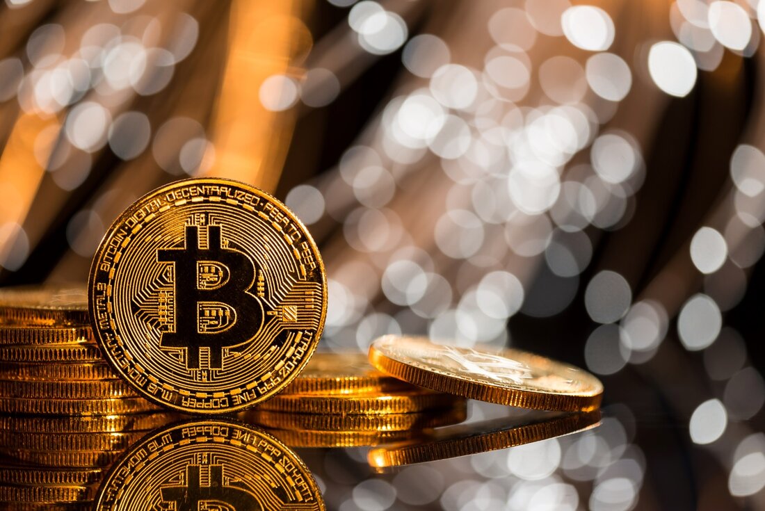 Nigel Green glaubt, dass die Ukraine-Krise und das Interesse institutioneller Anleger einen Preisanstieg auslösen könnten Er erklärte, dass die jüngsten Entwicklungen die wichtigsten Merkmale von Bitcoin zur Schau gestellt haben Seit dem Erreichen eines Allzeithochs ist Bitcoin der Inbegriff schwankender Währungen, aber der CEO des Finanzdienstleistungsunternehmens deVere Group, Nigel Green, glaubt, dass der Vermögenswert (in den kommenden Monaten) wahrscheinlich von seinem 14. Platz unter den wertvollsten Währungen aufsteigen wird in der Welt heute. Der CEO weist auf seine aktuelle Dynamik hin vorhergesagt dass Bitcoin vor Ende März 50.000 $ erreichen könnte. Green unterstützte seine Prognose und nannte die anhaltende Krise …