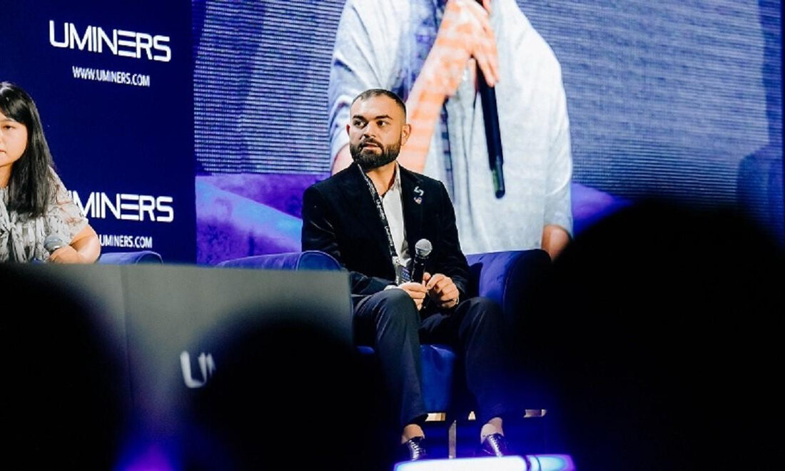 Victoria, Seychellen, 18. April 2024, Chainwire Bitgets Der Chief Operating Officer Vugar Usi Zade war kürzlich auf der Bühne Blockchain Life Week 2024mit anderen angesehenen Führungskräften von Top-Krypto-Börsen in a Panel mit dem Titel „Dirigents in der Welt der Kryptowährungen: Was Top-Börsen über 2024 denken“. Die Diskussion bot einen detaillierten Einblick in die erwarteten Entwicklungen und strategischen Richtungen für die Kryptoindustrie im kommenden Jahr. Vugar Usi Zade betonte die entscheidende Bedeutung der Priorisierung von Endbenutzererfahrungen und Datenschutz und zog Lehren aus historischen Herausforderungen wie dem Datenskandal von Facebook und Cambridge Analytica. Er betonte die Notwendigkeit, dass Branchenführer eng mit den …