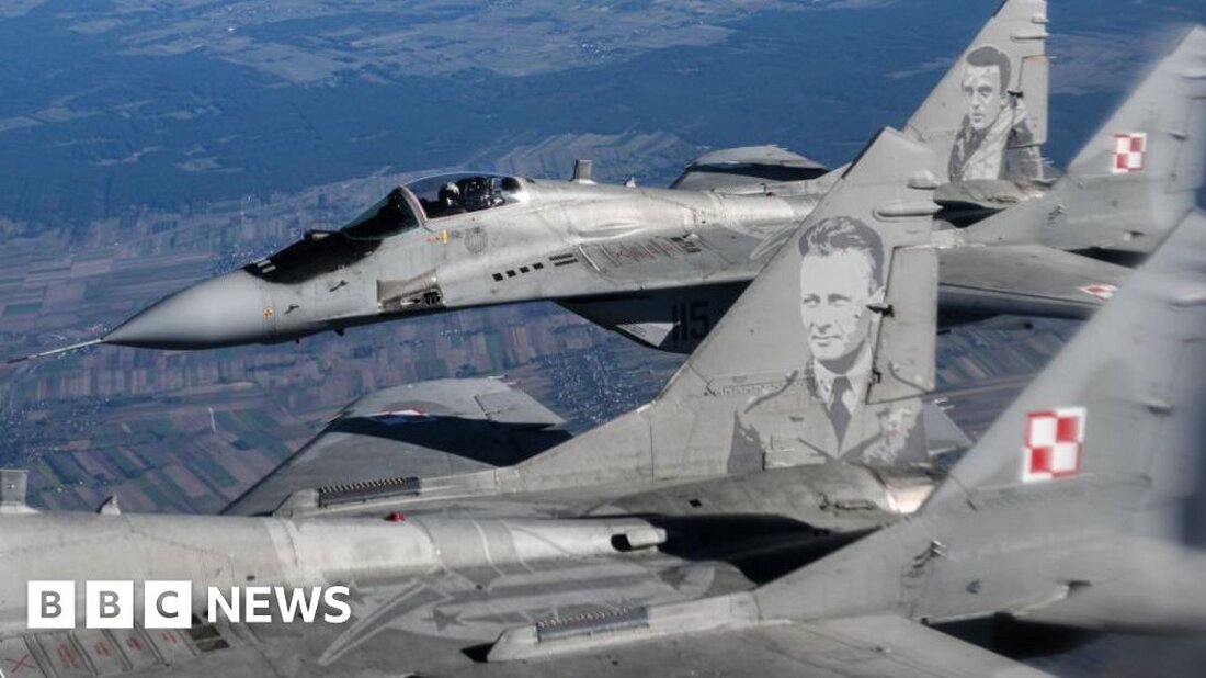 Der Kreml hat gedroht, alle von seinen Verbündeten an die Ukraine gelieferten Kampfflugzeuge zu zerstören, nachdem zwei Länder Flugzeuge aus der Sowjetzeit versprochen hatten. Die Slowakei war am Freitag, einen Tag nach Polen, das zweite Nato-Land, das Kiew einige MiG-29-Flugzeuge zusagte. Die Flotte der Slowakei wurde letztes Jahr am Boden gehalten und setzt die Jets nicht mehr ein. Die Ukraine hat westliche Länder um moderne Jets wie die F-16 gebeten, aber aufgrund langer Ausbildungszeiten werden diese nur als langfristige Optionen angesehen. Es sieht das zusätzliche Flugzeug als Schlüssel zu seiner Verteidigung und möglichen Gegenangriffen, ein Jahr nach der russischen Invasion. …