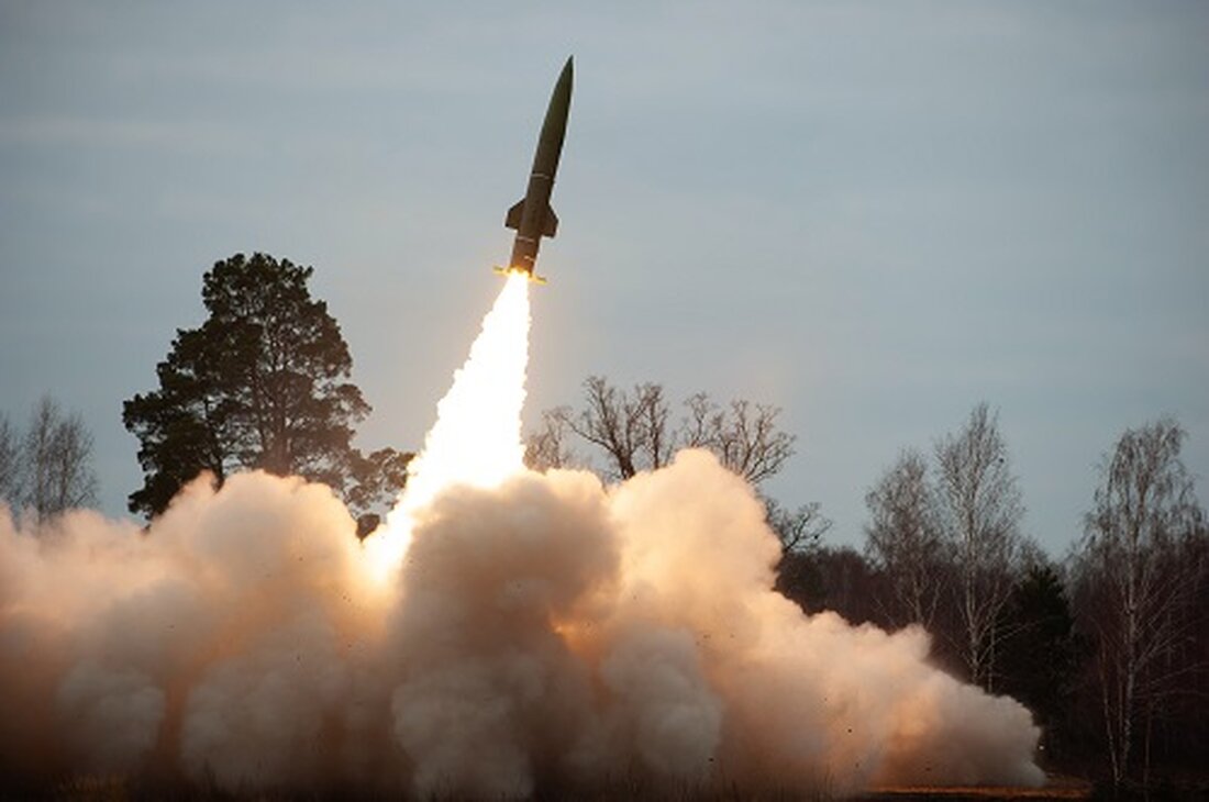 Der Preis von Rocket Pool (RPL) stieg am Montag um mehr als 30 % und überschritt die 12,50 $-Marke. Der Anstieg folgt auf die Ankündigung einer Unterstützung für unbefristete RPL-Verträge auf Binance Futures. Der Preis von Rocket Pool (RPL) schoss in die Höhe, als der Kryptomarkt auf die neuesten Marktnachrichten rund um das dezentrale Liquid-Staking-Protokoll von Ethereum (ETH) reagierte. Mit der Staking-Funktion können ETH-Inhaber ihre Bestände nutzen, um eine Rendite zu erzielen. Mit dem gestaked Rocket Pool ETH-Token rETH können Benutzer bereits ab 0,1 ETH staken und Belohnungen verdienen. Rocket Pool steigt nach Binance-Listung RPL stieg an den wichtigsten Börsen für …