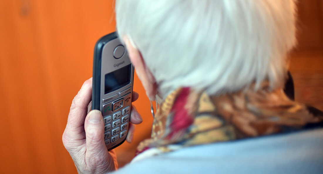 Der Landeskommissar für Opfer nimmt im Falle eines Terroranschlags an der Hotline des Bundeskommissars für Opfer teil. Die gemeinsame Beratungslinie der Bundesregierung unter Beteiligung von vier weiteren Bundesländern wird am 1. Mai in Betrieb gehen. Der Opferkommissar der Landesregierung Baden-Württemberg, Generalstaatsanwalt a. D. D. Dr. Uwe Schlosser, Angebote vom 1. Mai 2021 mit dem Opferkommissar der Bundesregierung, Edgar Frankeund vier weitere Länder an eine Hotline, die nach einem Angriff rund um die Uhr erreichbar ist. Ab morgen wird es unter 0800/000 9546 eine gemeinsame Beratungsstelle geben, die nach einem Terroranschlag erreichbar ist. Der Kommissar der Bundesregierung für Opfer und der …